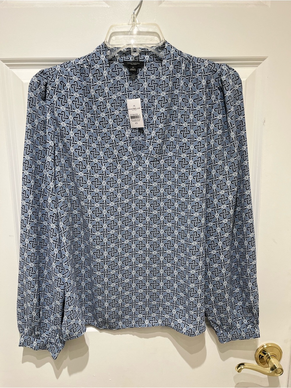 Ann Taylor Navy & Light Blue Geometric V-Neck Blouse